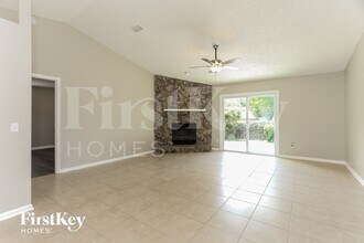1666 Ponderosa Pine Dr E in Jacksonville, FL - Building Photo - Building Photo