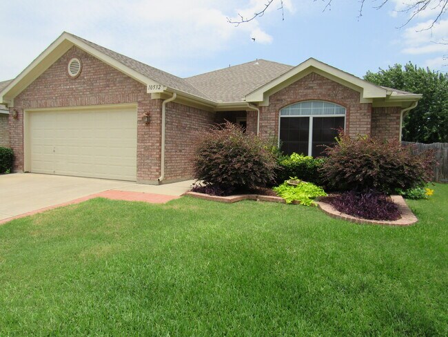 10532 Braewood Dr in Fort Worth, TX - Building Photo - Building Photo