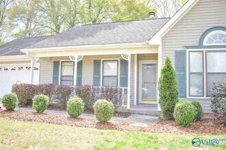 105 Buttercup Ln in Madison, AL - Building Photo - Building Photo