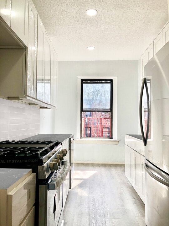 663 Locust St, Unit 5D in Mount Vernon, NY - Foto de edificio