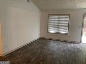 1131 Rappahannock Dr in Alpharetta, GA - Foto de edificio - Building Photo