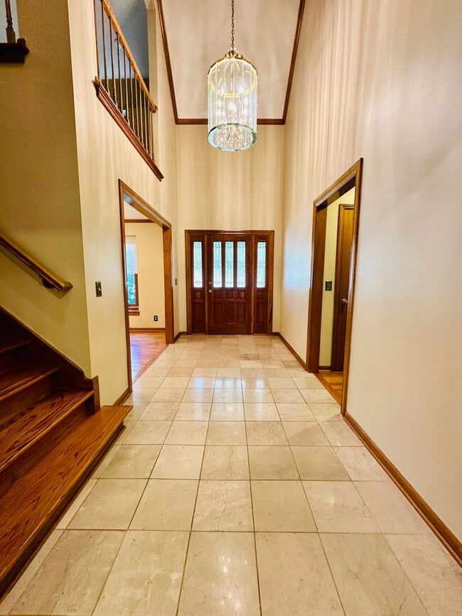 13040 Catalina Dr in Leawood, KS - Building Photo - Building Photo