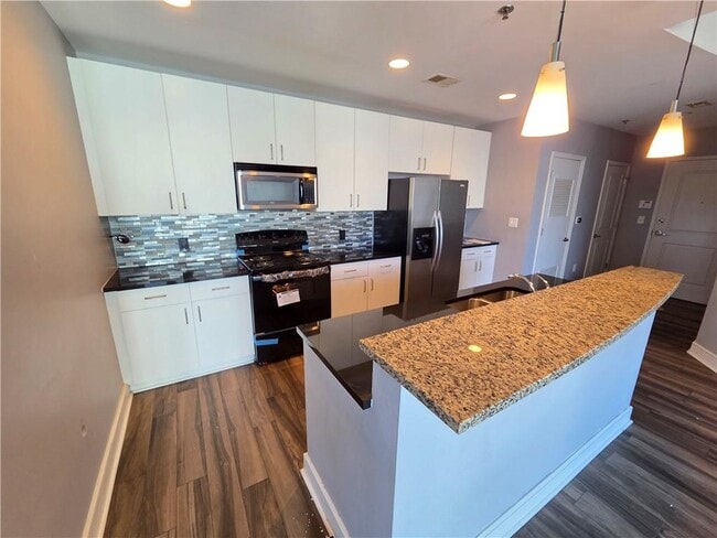 property at 44 Peachtree Pl NE