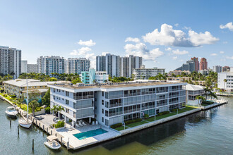 Leisure Terrace Condominiums in Fort Lauderdale, FL - Building Photo - Building Photo