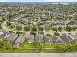 2610 Cypress Springs Dr in Pearland, TX - Building Photo - Building Photo