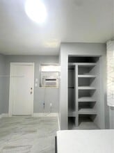 106 Harvard Rd in West Park, FL - Foto de edificio - Building Photo