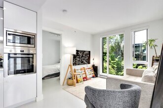 2239 W 7th Ave in Vancouver, BC - Building Photo - Building Photo