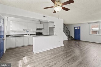 1718 S Dover St in Philadelphia, PA - Building Photo - Building Photo