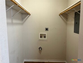 140 Hollow Pass Ln in New Berlin, TX - Building Photo - Building Photo