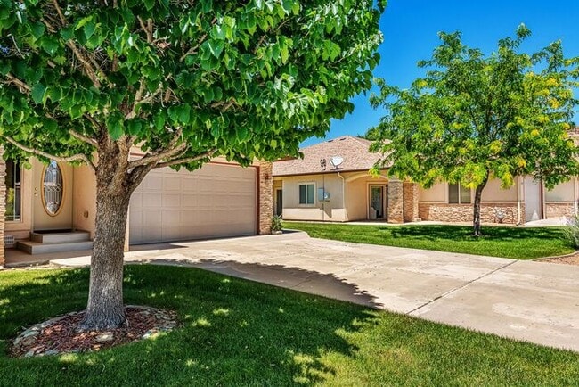 830 Montclair Dr in Palisade, CO - Building Photo - Building Photo
