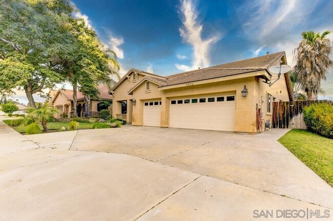 property at 9504 Paseo De Los Castillos