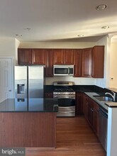 11921 Little Seneca Pkwy in Clarksburg, MD - Foto de edificio - Building Photo