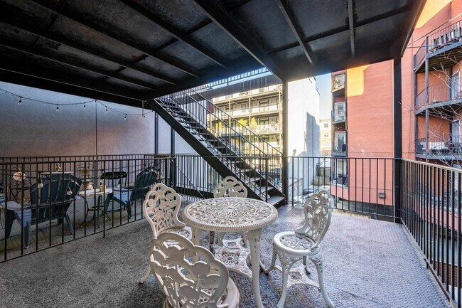 107 Harrison St in Hoboken, NJ - Building Photo - Building Photo