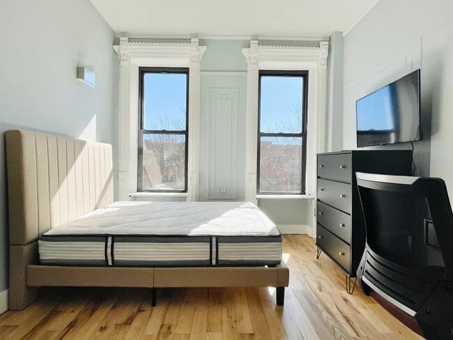 Furnished room/NOT APARTMENT in Brooklyn, NY - Building Photo - Building Photo