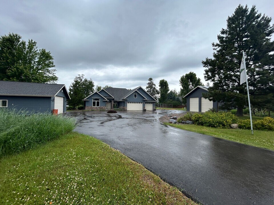 1096 Swan Horseshoe Rd in Bigfork, MT - Building Photo
