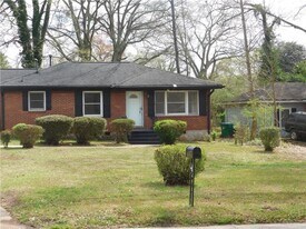 2174 Whites Mill Rd in Decatur, GA - Building Photo
