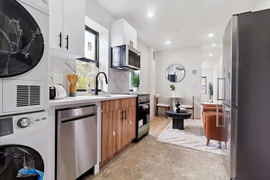 176 Rivington St in New York, NY - Building Photo