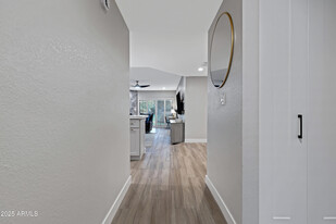 8651 E Royal Palm Rd in Scottsdale, AZ - Building Photo