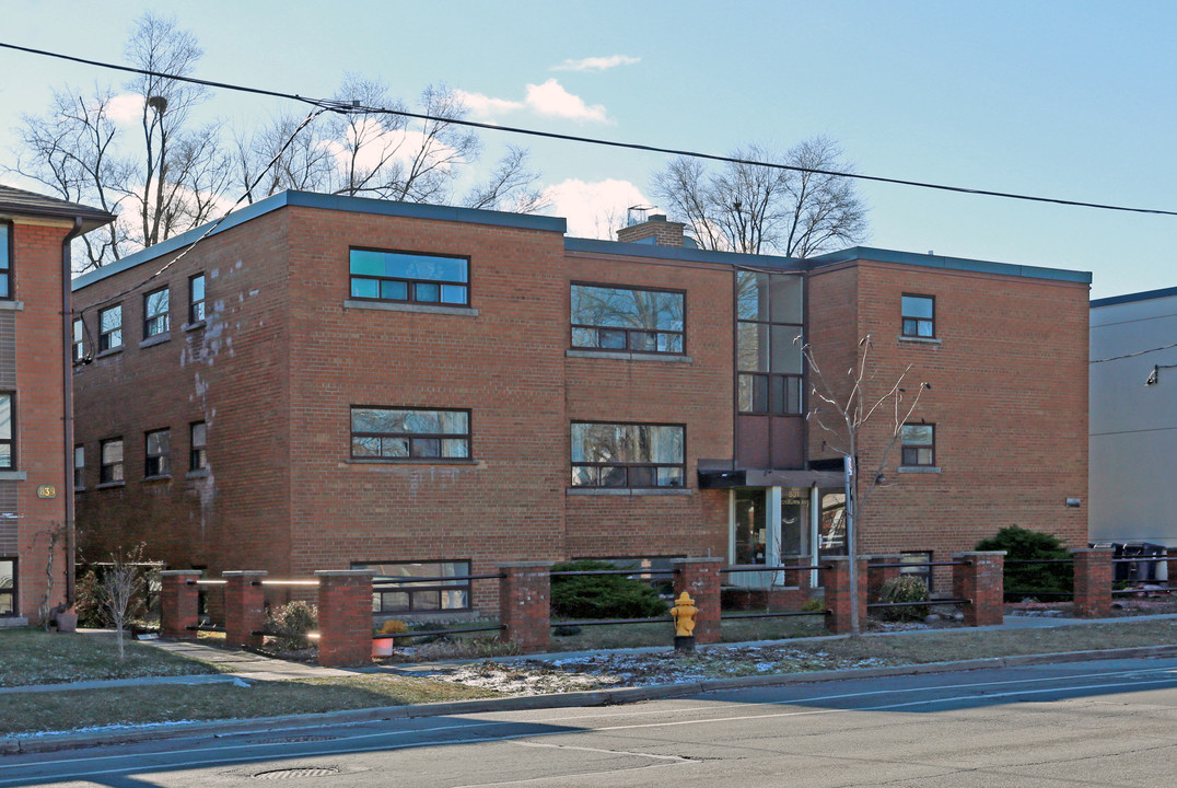 831 Cosburn Ave in Toronto, ON - Building Photo