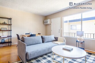 14355 Huston St in Los Angeles, CA - Building Photo - Building Photo