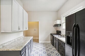 98 Brown Ave SE in Atlanta, GA - Building Photo - Building Photo