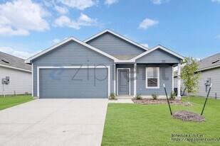 6813 Haines Dr in Princeton, TX - Building Photo