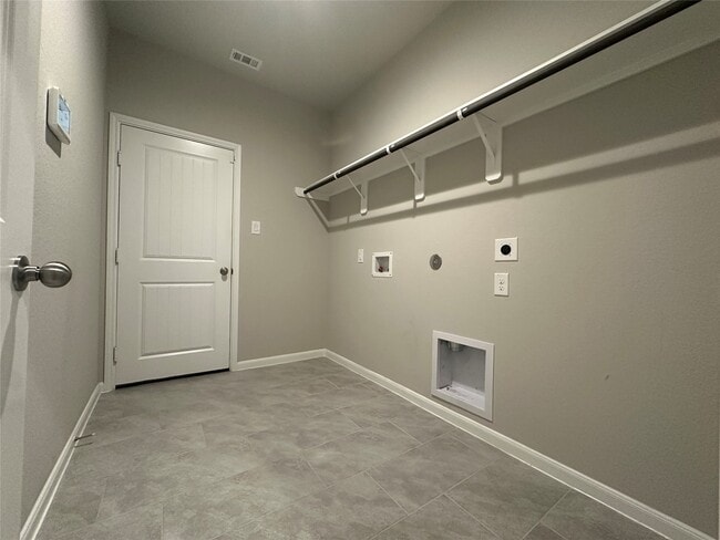 6329 Clearwater Dr in League City, TX - Building Photo - Building Photo