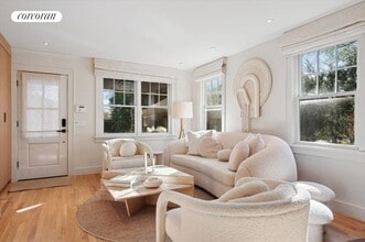 39 Miller Ln W in East Hampton, NY - Building Photo - Building Photo