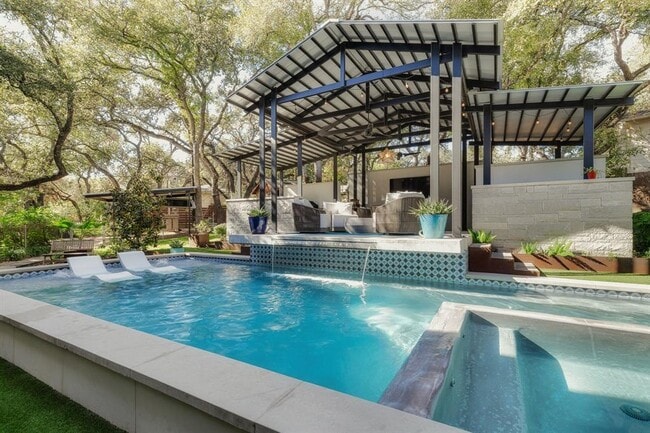 property at 509 Honeycomb Ridge