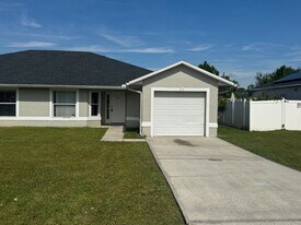 375 Greenwich Ct in Poinciana, FL - Building Photo