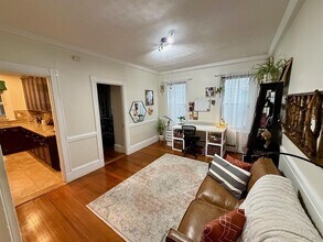 10 Homer St, Unit 2 in Brookline, MA - Building Photo - Building Photo