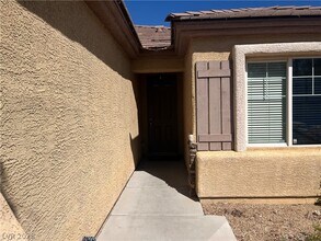 10922 Moonbeam Glow Ln in Las Vegas, NV - Building Photo - Building Photo
