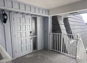 423 Pine Tree Ct in Atlantis, FL - Building Photo