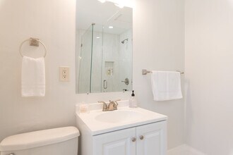 1023 W 24th St, Unit A in Los Angeles, CA - Building Photo - Building Photo
