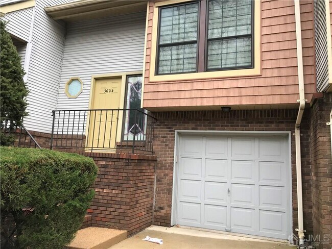 3604 Springbrook Dr in Edison, NJ - Building Photo - Building Photo
