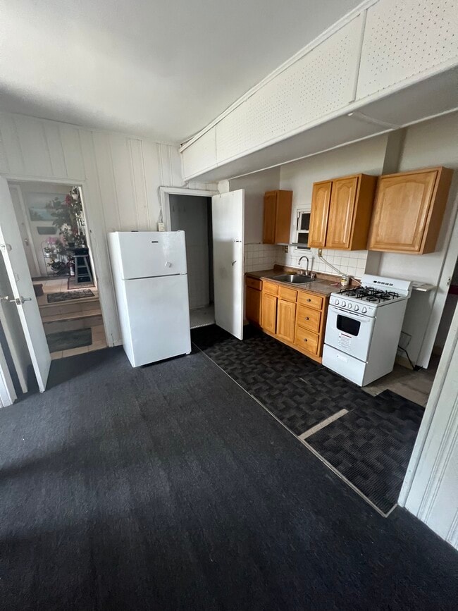 14102 70th Ave, Unit 1R