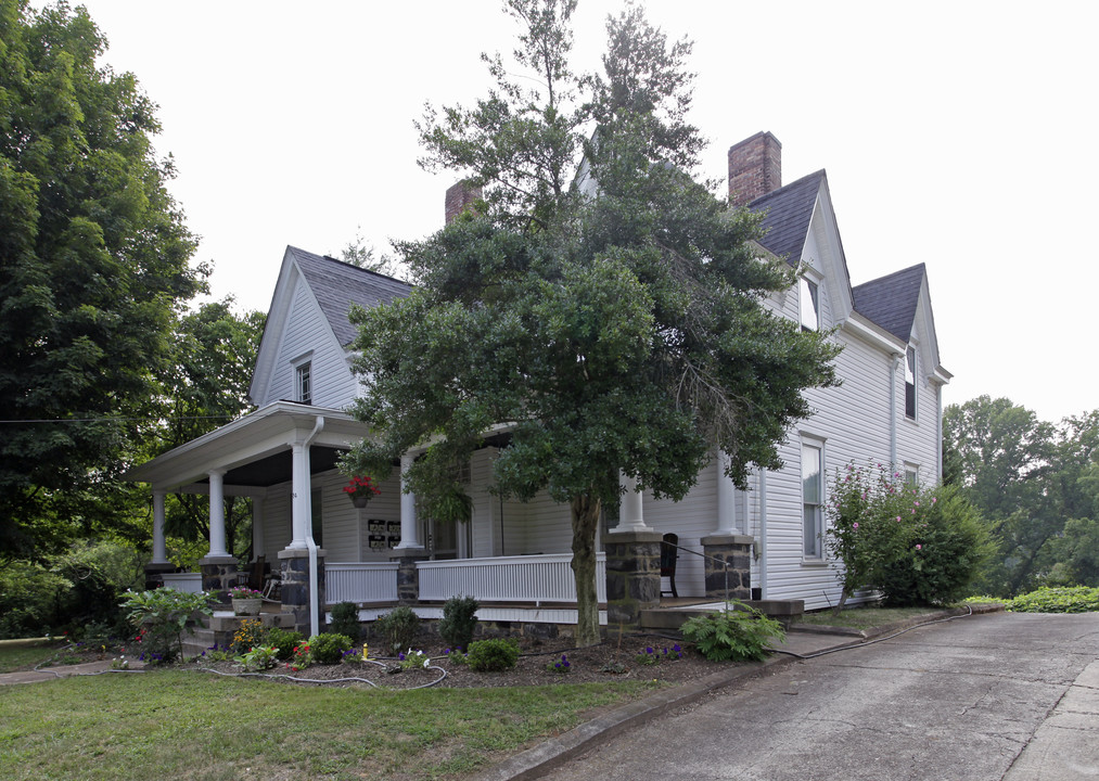 124 Logan Ave in Asheville, NC - Building Photo