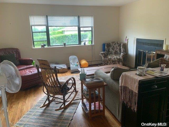 1 Mohegan Ave in Port Washington, NY - Building Photo - Building Photo