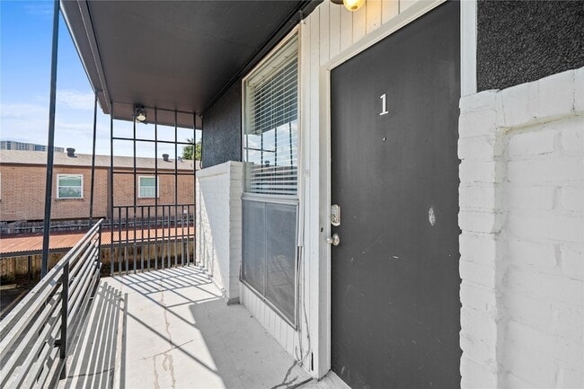 5123 Del Monte Dr, Unit 1 in Houston, TX - Building Photo - Building Photo