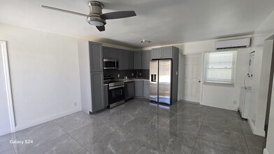 4761 NE 21st Terrace in Lighthouse Point, FL - Building Photo - Building Photo