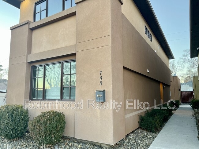 753 Oak St in Elko, NV - Building Photo - Building Photo