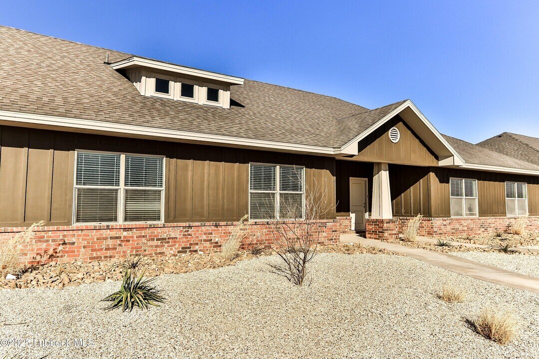 6920 21st St in Lubbock, TX - Building Photo