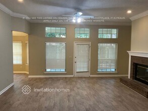 11826 Clearwater Oaks Dr W in Jacksonville, FL - Foto de edificio - Building Photo