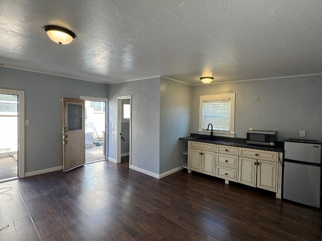 property at 2233 Citrus Ave