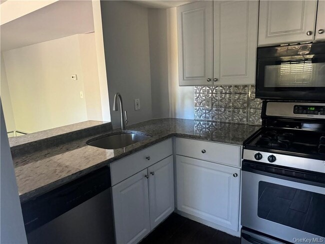 1 Lexington Hills Rd in Harriman, NY - Building Photo - Building Photo