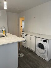 77 Whitmore Ln in Stamford, CT - Building Photo - Building Photo