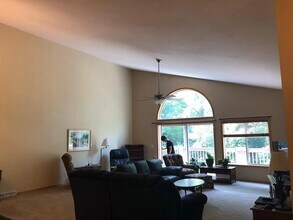 701 Cherokee Path, Unit 701 in Lake Mills, WI - Foto de edificio - Building Photo