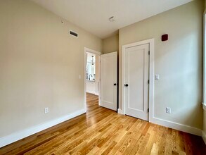 69 N Margin St, Unit 2 in Boston, MA - Foto de edificio - Building Photo