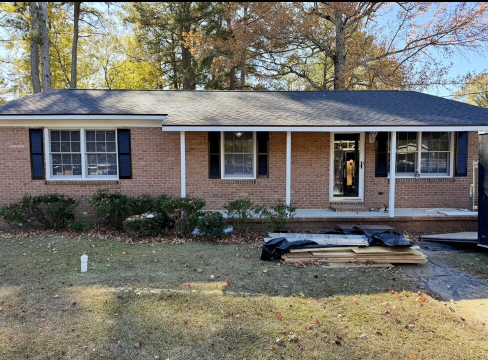 503 Indian Trail in Nashville, NC - Foto de edificio