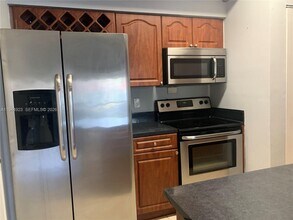 18356 NW 68th Ave in Hialeah, FL - Building Photo - Building Photo